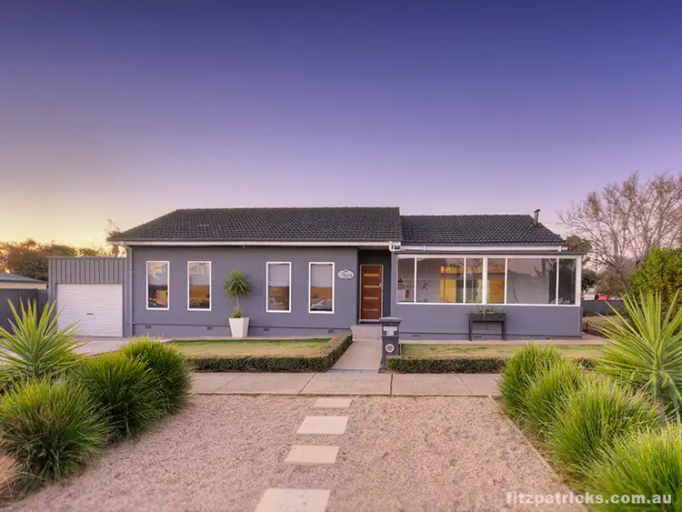 32 Manoora Avenue, Mount Austin NSW 2650