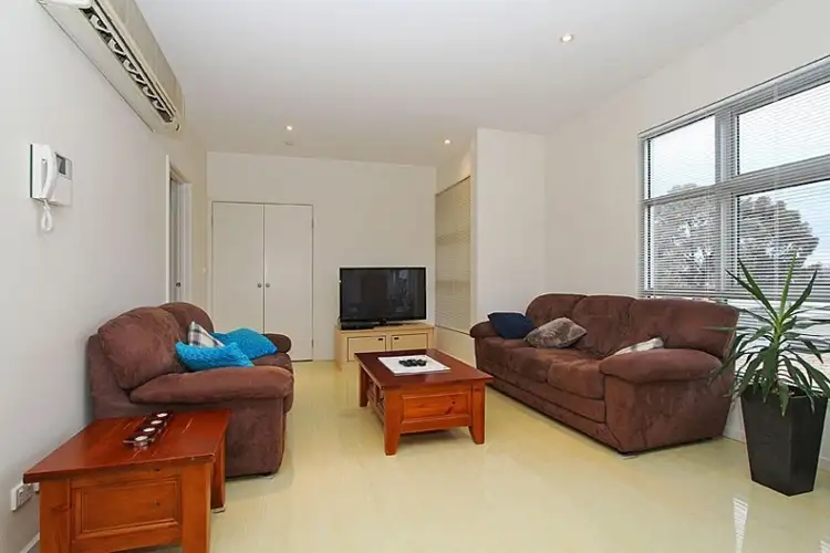 Third view of Homely apartment listing, 10/261 Broadway, Reservoir VIC 3073