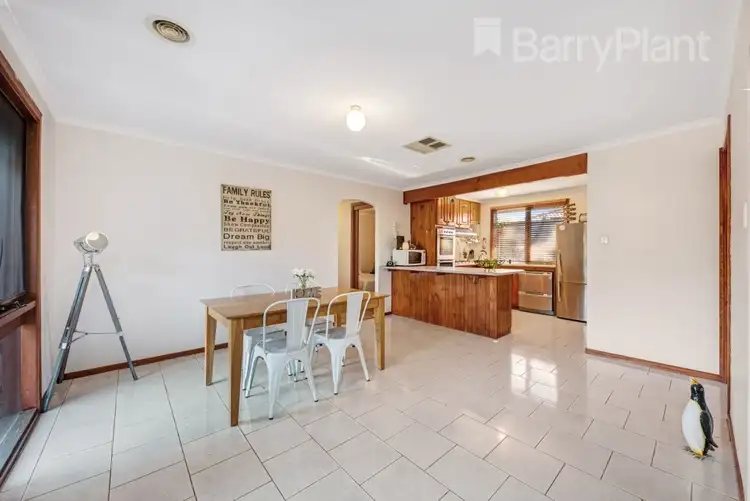Fifth view of Homely house listing, 4 Sherrin Court, Werribee VIC 3030