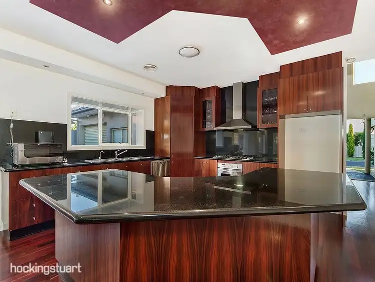 Fifth view of Homely house listing, 8 Excelsa Way, Hillside VIC 3037