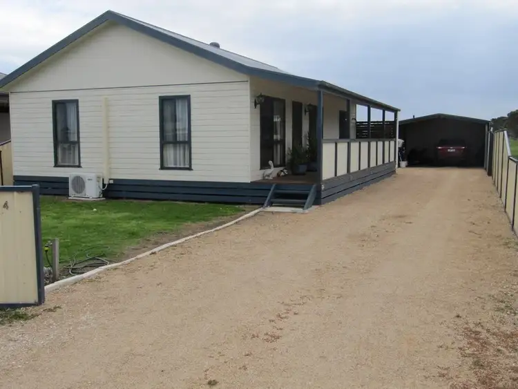 4 Government Road, Seaspray VIC 3851