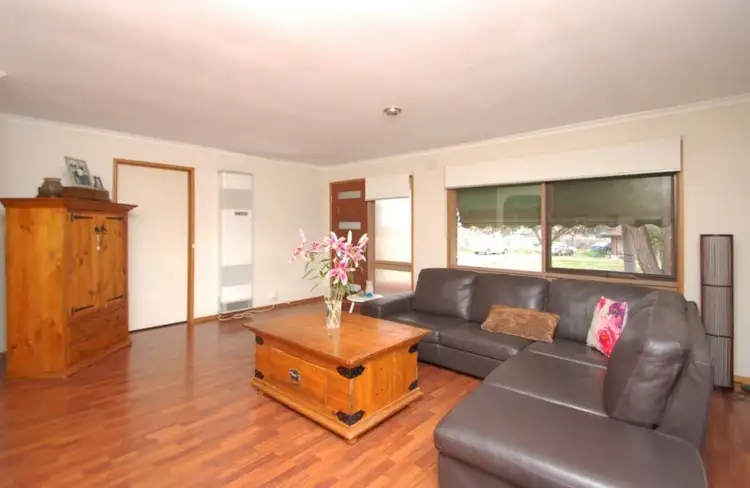 Fifth view of Homely house listing, 2 Appin Court, Meadow Heights VIC 3048