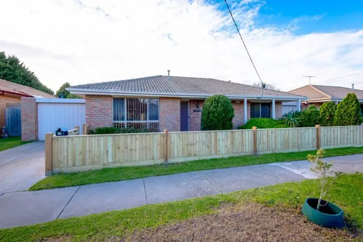 16 Downs Road, Seaford VIC 3198