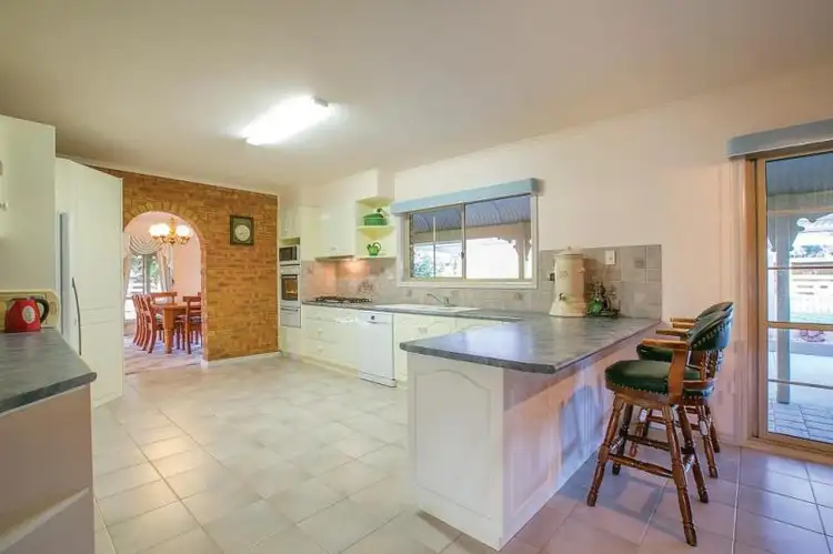 Sixth view of Homely house listing, 15 Kathleen Court, Haddon VIC 3351