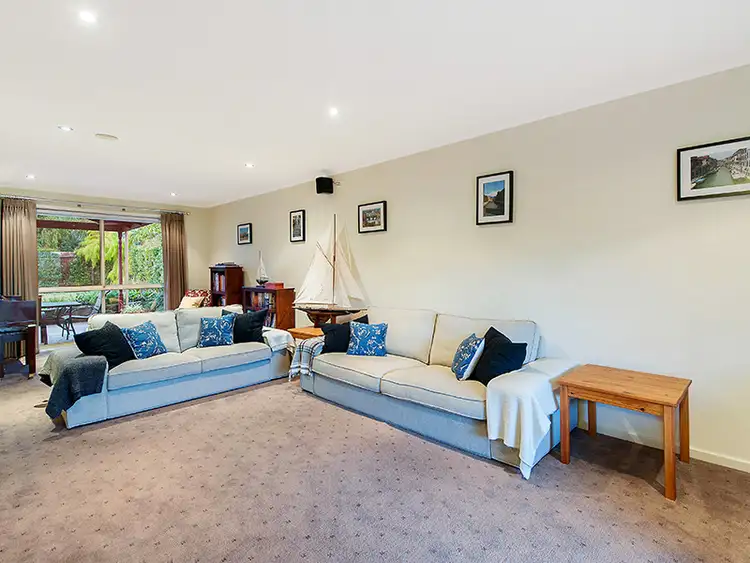 Second view of Homely house listing, 9 Templeton Court, Werribee VIC 3030
