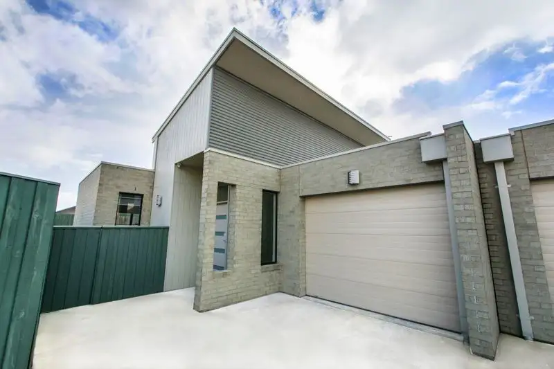 Main view of Homely townhouse listing, 2/11 Mowat Street, Geelong West VIC 3218