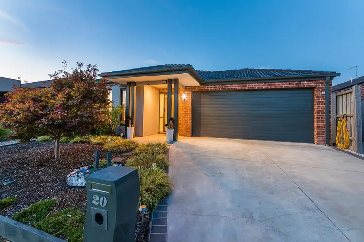 20 Crestway Drive, Cranbourne North VIC 3977