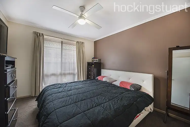 Sixth view of Homely house listing, 10 Julia Court, Cranbourne North VIC 3977