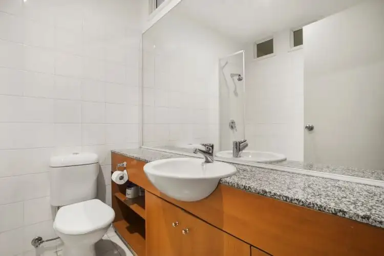 Sixth view of Homely apartment listing, 5/32 Bourke Street, Melbourne VIC 3000