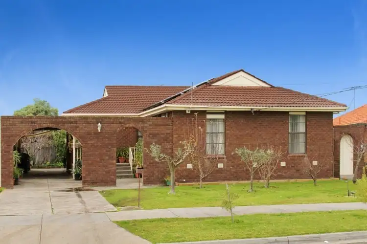 15 Lascelles Drive, Lalor VIC 3075