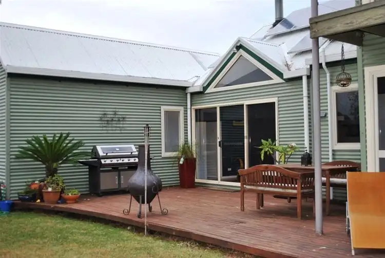 8 Burden Place, Paynesville VIC 3880