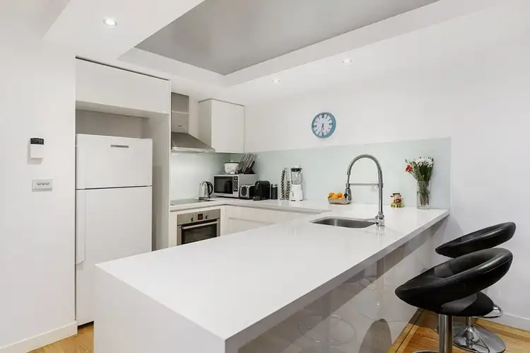 Fourth view of Homely apartment listing, 1/25 Nepean Highway, Aspendale VIC 3195