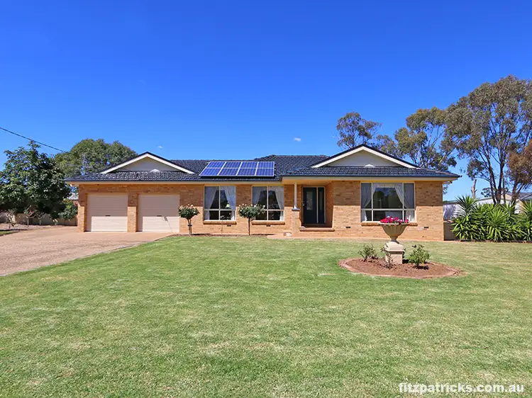 7 Logan Street, Coolamon NSW 2701