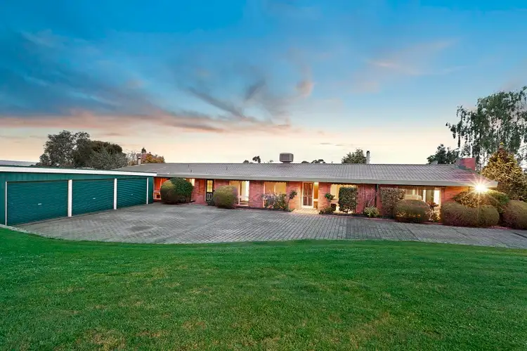 164 Tenth Avenue, Eden Park VIC 3757