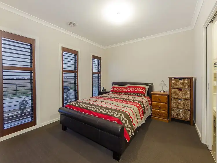 Seventh view of Homely house listing, 2 Goodwood Close, Derrimut VIC 3030
