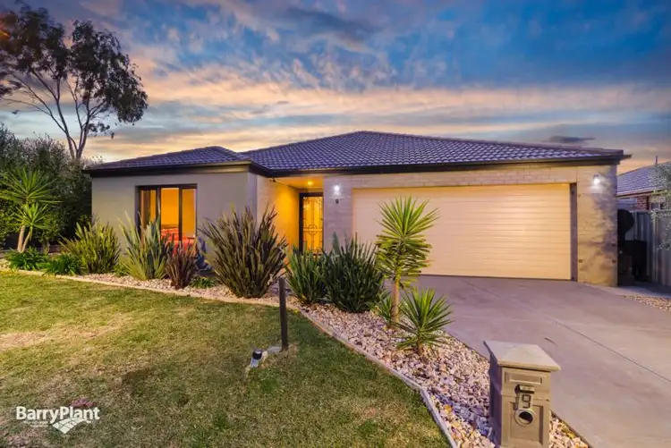 9 Tenerrife Crescent, Point Cook VIC 3030