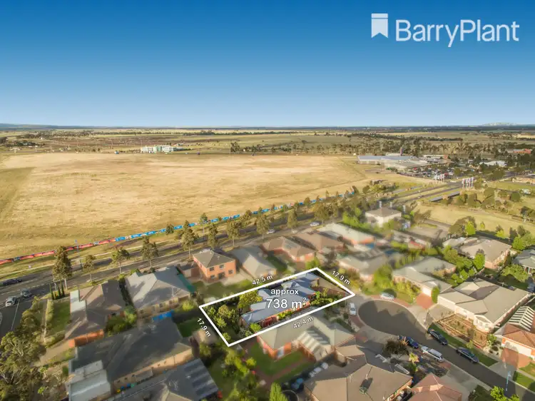Second view of Homely house listing, 5 Radiata Close, Wyndham Vale VIC 3024