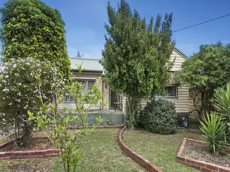 4 Atkins Street, Newcomb VIC 3219
