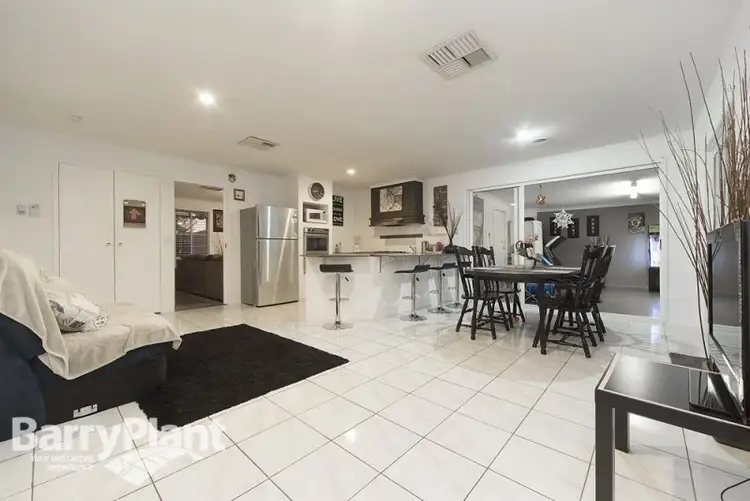 Fifth view of Homely house listing, 7 Peveril Crescent, Cranbourne North VIC 3977