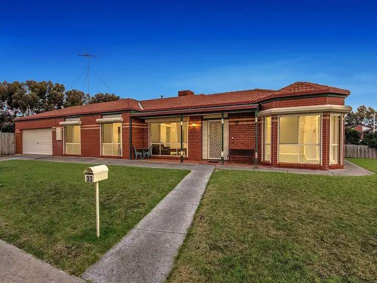 33 Santa Monica Drive, Taylors Lakes VIC 3038