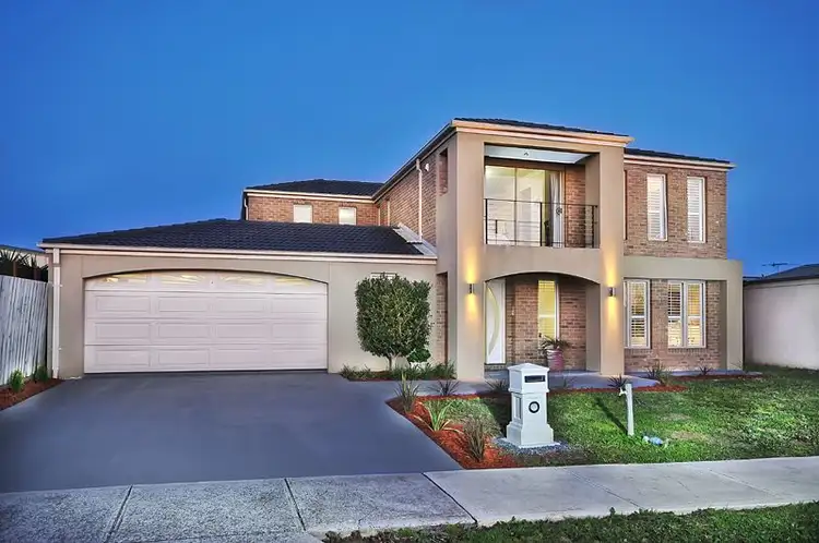 8 Sydney Grove, Taylors Hill VIC 3037