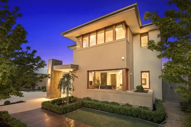 13 Alamanda Boulevard