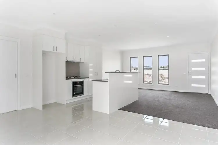 Second view of Homely house listing, 4/18 Market Garden Circuit, Epsom VIC 3551