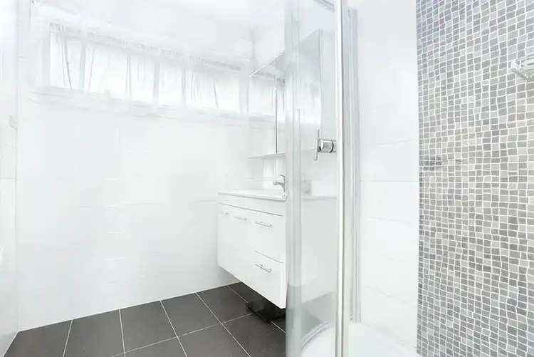 Sixth view of Homely unit listing, 2/136 Huntingdale Road, Mount Waverley VIC 3149