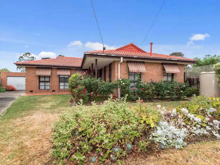 19 Laird Drive, Altona Meadows VIC 3028