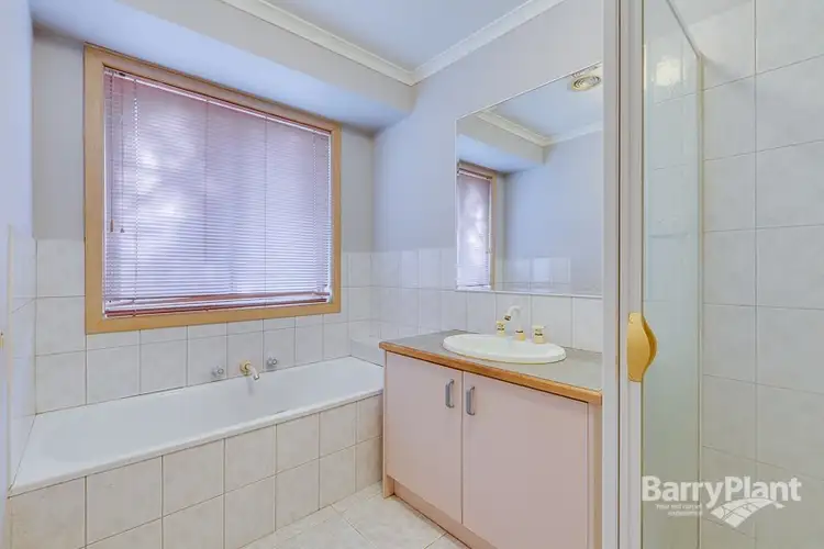 Sixth view of Homely house listing, 2 Penshurst Court, Hillside VIC 3037