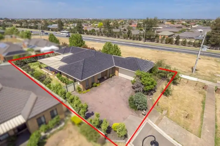 Second view of Homely house listing, 5 Essex Court, Tarneit VIC 3029