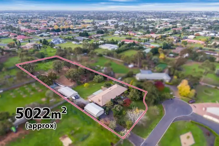 1 Flowervale Place, Brookfield VIC 3338