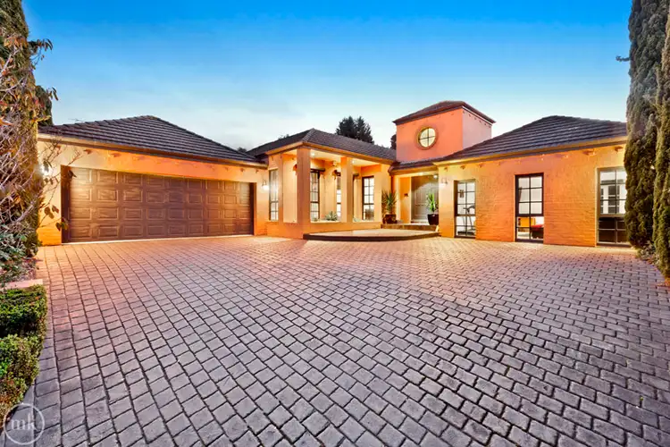 13 Laurell Hill Drive, Eltham North VIC 3095