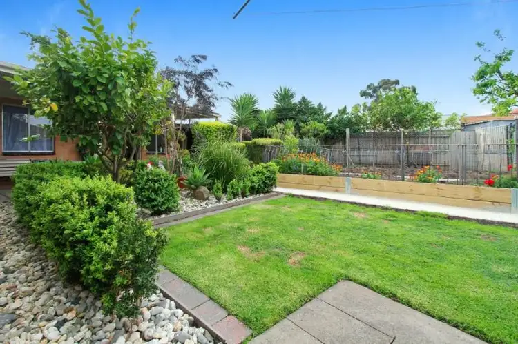 Seventh view of Homely house listing, 4 Luzon Court, Lalor VIC 3075