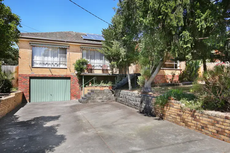 33 Lockhart Road, Ringwood North VIC 3134