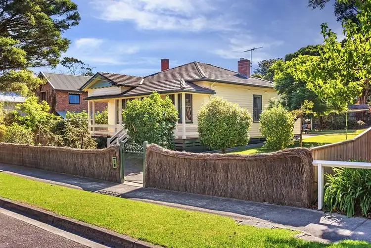 Second view of Homely house listing, 7 Surrey Avenue, Surrey Hills VIC 3127