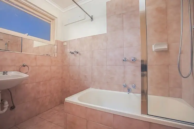 Sixth view of Homely apartment listing, 4/11 Roseberry Grove, Glen Huntly VIC 3163