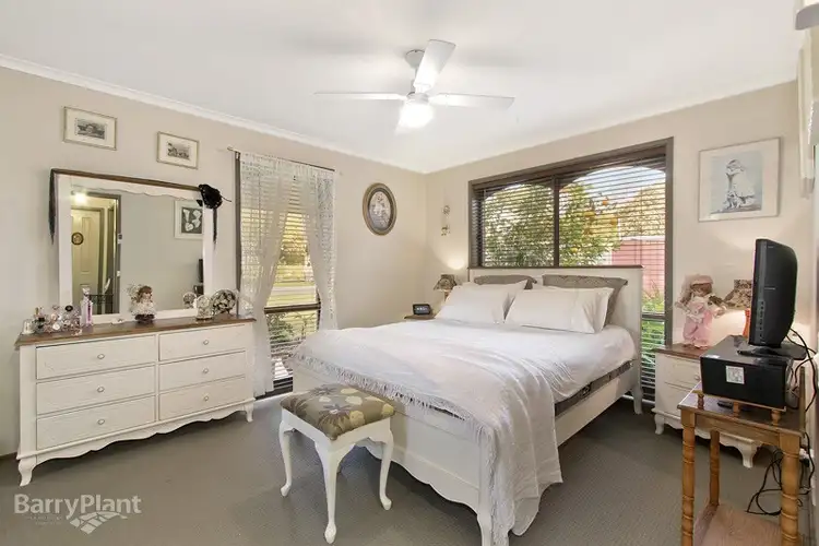 Seventh view of Homely house listing, 2 Amelia Close, Beaconsfield VIC 3807