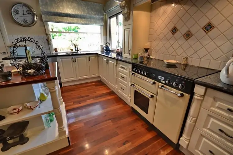 Fifth view of Homely house listing, 5 Kent Court, Mansfield VIC 3722