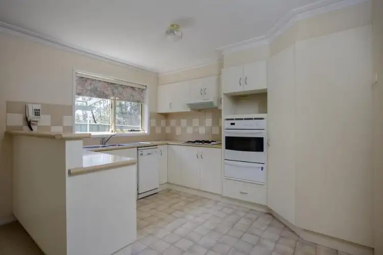 Third view of Homely house listing, 5 Joanna Court, Strathdale VIC 3550