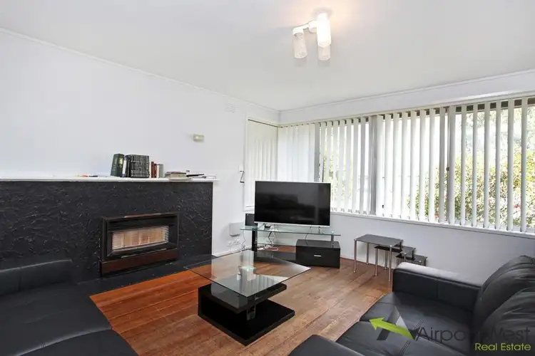 Second view of Homely house listing, 10 Goodwood Crescent, Gladstone Park VIC 3043