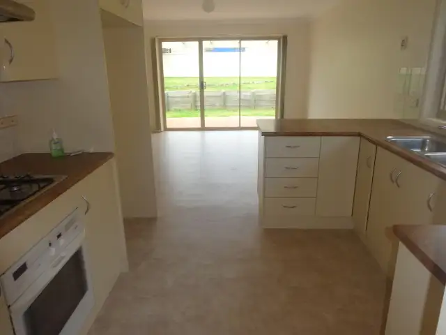 Fifth view of Homely house listing, 19 Fernleigh Avenue, Aberglasslyn NSW 2320