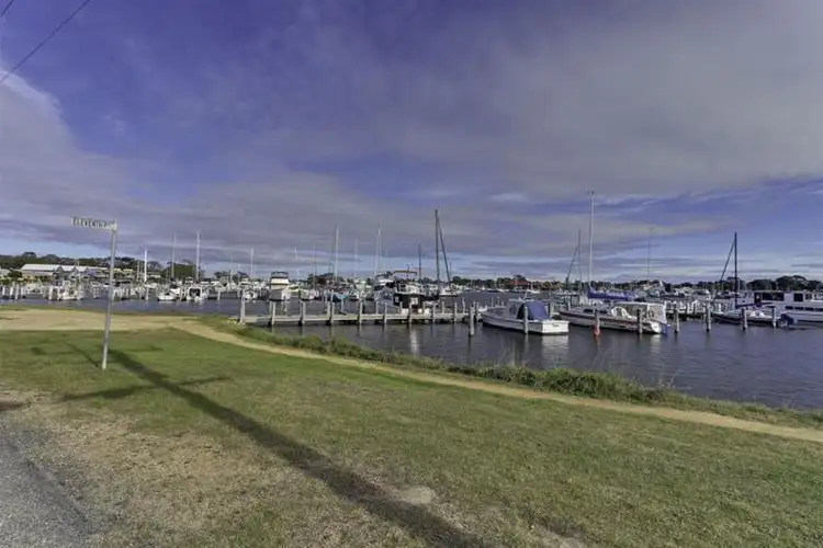 14 Eleventh Parade, Raymond Island VIC 3880