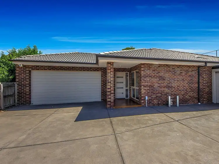 Second view of Homely house listing, 2/2 Fox St, St Albans VIC 3021