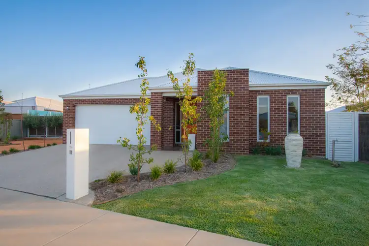 Second view of Homely house listing, 19 Sunset Avenue, Echuca VIC 3564