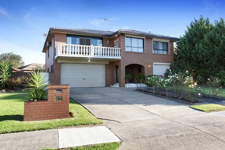 51 Wolverton Drive, Gladstone Park VIC 3043