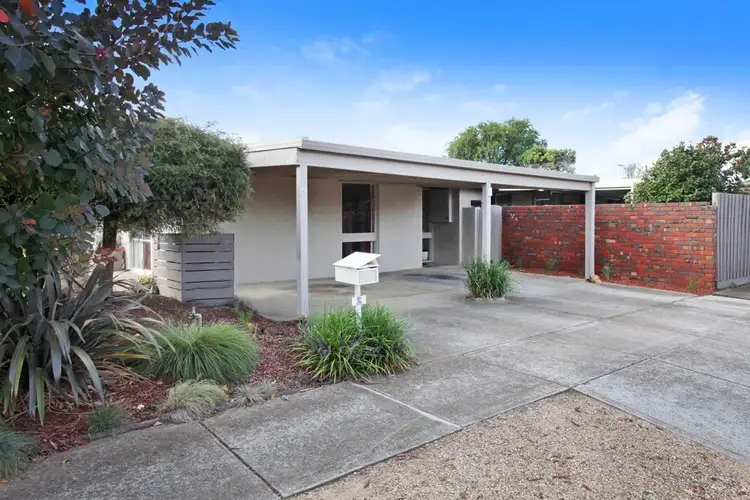 2 Brixton Place, Melton VIC 3337