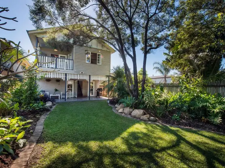 80 Barton Road, Hawthorne QLD 4171