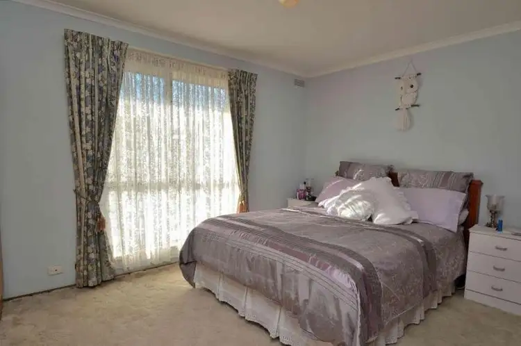 Fifth view of Homely house listing, 2 Peter Court, Sebastopol VIC 3356