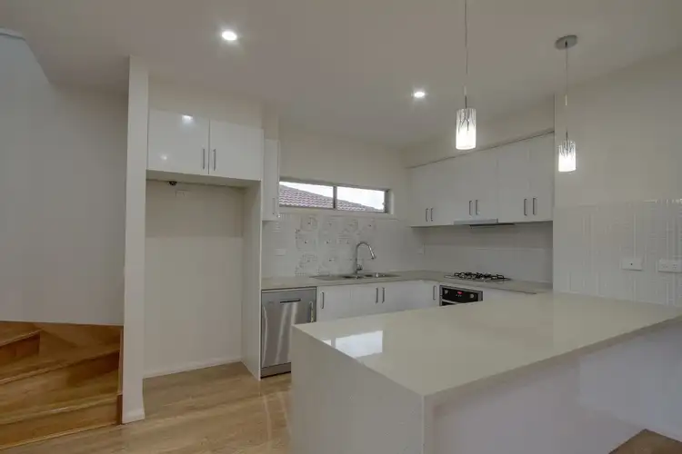 Sixth view of Homely house listing, 2/135 Berrabri Drive, Scoresby VIC 3179
